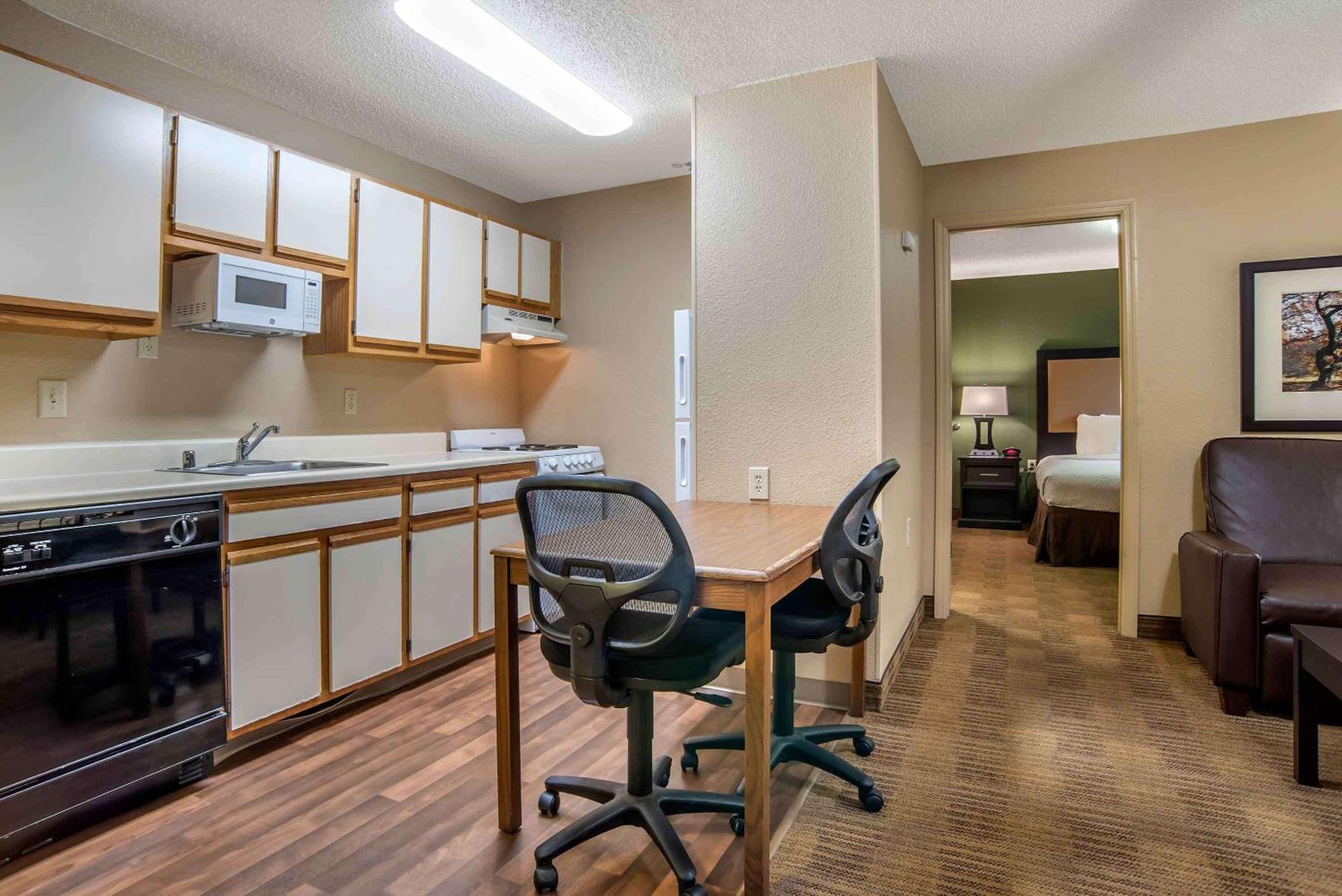 Extended Stay America Select Suites - Houston - Willowbrook - Hwy 249 Exterior photo